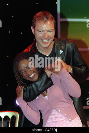 PA NES PHOTO 16/10/98 FORMER BLUE PETER PRESENTERS JOHN LESLIE AND DIANE LOUISE JORDAN IN LONDON TO CELBRATE THE 40TH ANNIVERSARY OFTHE BBC CHILDREN'S PROGRAMME. Stock Photo