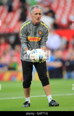 Soccer - Barclays Premier League - Manchester United v Tottenham Hotspur - Old Trafford. Eric Steele, Manchester Uniteed goalkeeping Coach Stock Photo