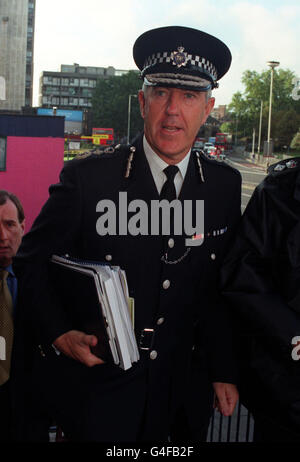 PAUL CONDON MET. POLICE COMMISSIONER 27 April 1994 Stock Photo - Alamy