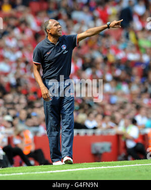 Soccer - Emirates Cup 2011 - Paris Saint Germain v New York Red Bulls - Emirates Stadium. Paris Saint-Germain's Coach Antoine Kombouare during the Emirates Cup match at the Emirates Stadium, London. Stock Photo