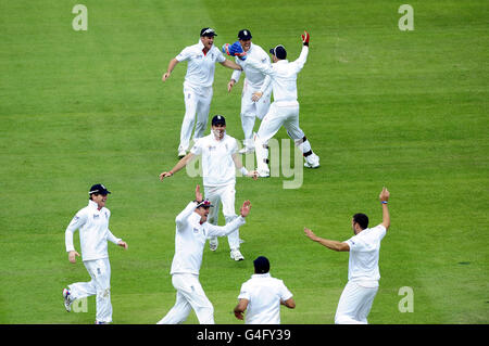 England celebrate their victory over India during the npower Test match at Edgbaston, Birmingham. Stock Photo