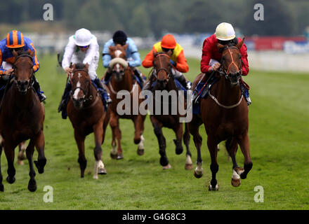 Horse Racing - Ebor Festival 2011 - Darley Yorkshire Oaks & Ladies Day - York Racecourse Stock Photo