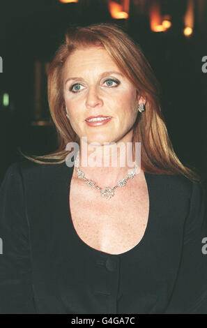 The Duchess of York arrives at a charity fashion show at royal jewlellers Aspey and Garrard, wearing jewellery which was stolen at a New York airport in 1994. It is the first public appearance of the necklace, now fully restored (by Asprey and Gaddard), since the robbery. Stock Photo