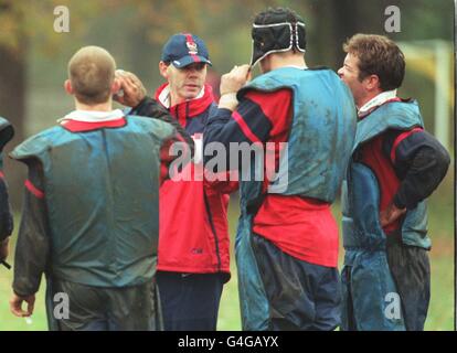 England Rugby Union coach Clive Woodward, gives instructions to players, during a training session at the bank of England ground, Roehampton, this morning, 25 November,1998 ahead of Saturday's clash against Australia at Twickenham. Photo by Toby Melville/PA Stock Photo