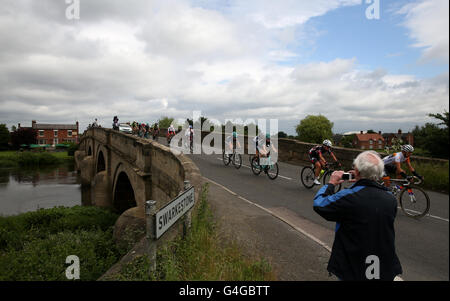 The peloton ride over Swarkstone bridge during stage four of the Women's Tour of Britain. PRESS ASSOCIATION Photo. Picture date: Saturday June 18, 2016. See PA story Cycling Women. Photo credit should read: Simon Cooper/PA Wire Stock Photo
