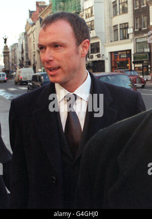 Former Spandau Ballet songwriter Gary Kemp arriving at the High Court in London. Kemp's former band mates Tony Hadley, John Keeble and Steve Norman are suing him for hundreds of thousands of pounds of allegedly unpaid royalties dating back to 1988. Stock Photo