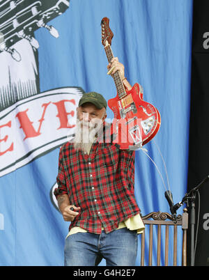 Seasick Steve performing on the Main Stage at the Reading Festival at Richfield Avenue in Reading. Stock Photo