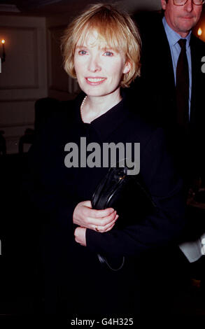 PA NEWS PHOTO 30/11/98 ACTRESS LINDSAY DUNCAN AT THE SAVOY HOTEL IN LONDON FOR THE EVENING STANDARD THEATRE AWARDS. Stock Photo