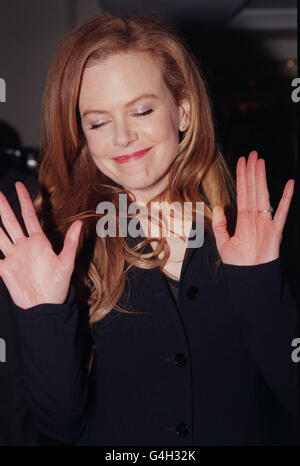 PA NEWS PHOTO 30/11/98 ACTRESS NICOLE KIDMAN AT THE SAVOY HOTEL IN LONDON FOR THE EVENING STANDARD THEATRE AWARDS. Stock Photo