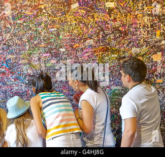 Love message wall, Romeo and Juliet, Juliet's House, Verona, Veneto region, Italy Stock Photo