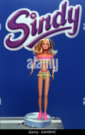 Sindy doll barbie hi res stock photography and images Alamy