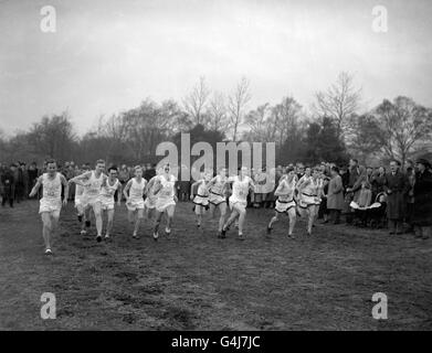 The start of the Oxford v Cambridge Inter-Varsity Cross-Country Race held at Roehampton, London. Stock Photo