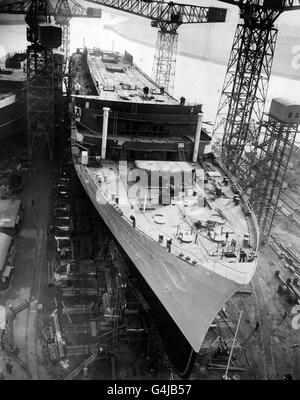 PA NEWS PHOTO 26/10/47 A VIEW OF THE UPPER DECK OF THE CARONIA, CUNARD-WHITE STAR LINER ON HER STOCKS AT JOHN BROWN'S SHIPYARD, CLYDEBANK Stock Photo