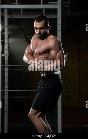 Side Chest Pose Young African Bodybuilder Stock Photo 1506715043 |  Shutterstock