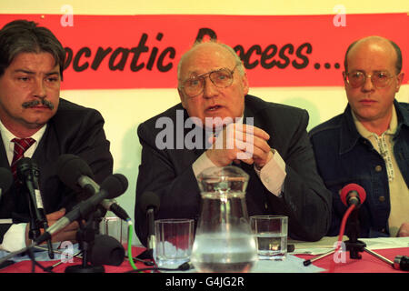 Northern Ireland - The Troubles - Loyalist Ceasefire Press Conference Stock Photo