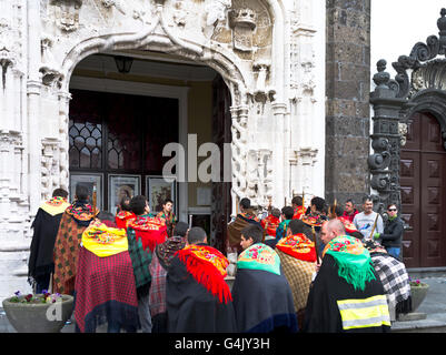 dh Ponta Delgada SAO MIGUEL ISLAND AZORES Pilgrims visiting Church of Saint Sebastian on romeiros pilgrimage Stock Photo