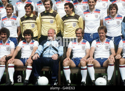 PA NEWS PHOTO 9/6/82 A LIBRARY FILE PICTURE OF ENGLAND FOOTBALL MANAGER RON GREENWOOD WITH PART OF HIS SQUAD FOR THE 1982 WORLD CUP FINALS IN SPAIN Stock Photo
