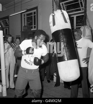 Boxing - Heavyweight - Joe Frazier v Joe Bugner - Joe Frazier Training - British Boxing Board of Control's Noble Art Gymnasiu... Stock Photo