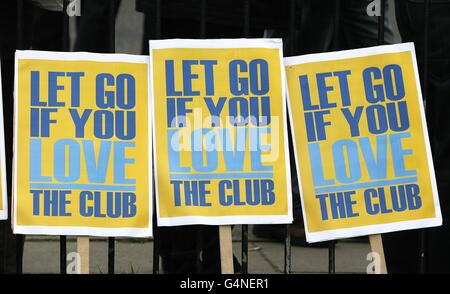 Everton fans protest outside the Premier League headquarters in London