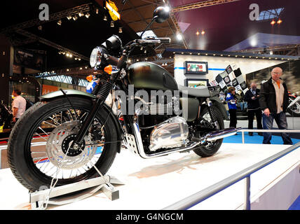 The Triumph Bonneville T100 Steve McQueen Special Edition Motorcycle on display at the Motorcycle Live show at the NEC in Birmingham, the motorcycle was created by Triumph in tribute to the classic Steve McQueen movie, The Great Escape. Stock Photo
