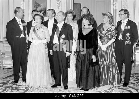 Royalty - Heads of State Visits - France - French Ambassadors Residence, London Stock Photo