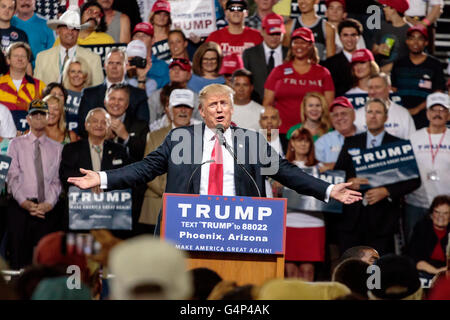 Phoenix, Arizona, USA. 18th June, 2016. Donald J. Trump speaks at a campaign rally at Veterans Memorial Coliseum in central Phoenix. This was Trump's fourth appearance in Arizona during his 2016 presidential campaign. Credit:  Jennifer Mack/Alamy Live News Stock Photo