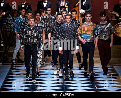 Milan, Italy. 18th June, 2016. Models present creations for Dolce&Gabbana men's Spring-Summer 2016-2017 collection, part of the Milan Fashion Week in Milan, Italy, on June 18, 2016. The Dolce&Gabbana Spring-Summer 2016-2017 Men Collection is inspired by music and by the memories that music brings back to everyone' s minds. Credit:  Jin Yu/Xinhua/Alamy Live News Stock Photo