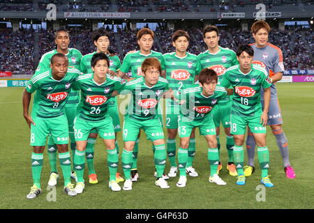 Ajinomoto Stadium, Tokyo, Japan. 18th June, 2016. Albirex Niigata team group line-up (Albirex), JUNE 18, 2016 - Football/Soccer : 2016 J1 League 1st stage match between F.C. Tokyo 1-1 Albirex Niigata at Ajinomoto Stadium, Tokyo, Japan. © AFLO SPORT/Alamy Live News Stock Photo