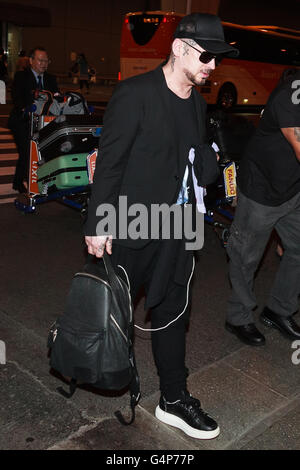 Chiba, Japan. 19th June, 2016. British singer Boy George arrives at Narita International Airport in Chiba, Japan, June 19, 2016. Boy George came to Japan with his band Culture Club, after performing in the Philippines, as part of a 40-city tour also taking in Japan, Australia, Canada, Mexico and USA. Credit:  Rodrigo Reyes Marin/AFLO/Alamy Live News Stock Photo