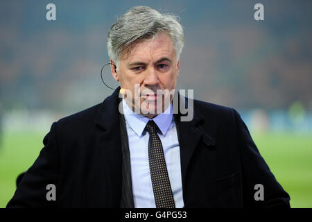 Soccer - UEFA Champions League - Group H - AC Milan v Barcelona - Giuseppe Meazza. Carlo Ancelotti working as a pundit for Italian TV Stock Photo