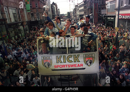 The victorious Leeds United team parade the League Championship Trophy through Leeds city centre Stock Photo