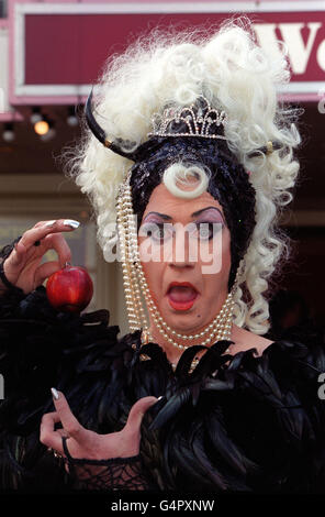 Lily Savage making her pantomime debut as the Wicked Queen in Snow White and the Seven Dwarfs at the Birmingham Hippodrome. Stock Photo