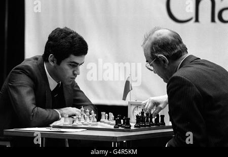 The 1969 World Chess Championship // Tigran Petrosian vs Boris Spassky (+6  -4 =13) 