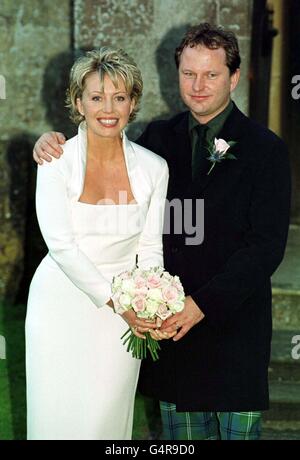 NEWSREADER KIRSTY YOUNG WITH HER HUSBAND NICK JONES OUTSIDE THE CHAPEL ...