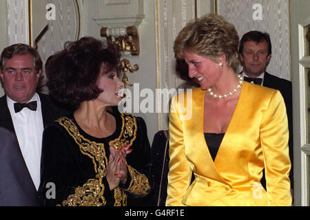 The Princess of Wales (r) talking with Welsh singer Shirley Bassey (l) at the Gala evening in aid of the Prince's Trust. Stock Photo