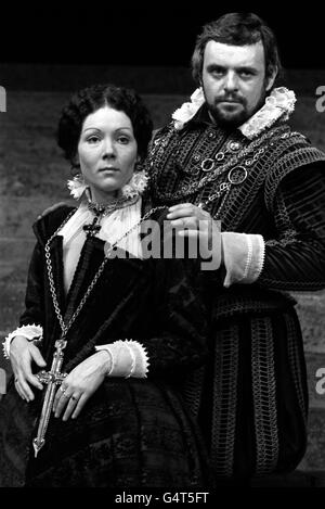 Anthony Hopkins as Macbeth and Diana Rigg as Lady Macbeth during dress rehersals for a National Theatre production of William Shakespeare's Macbeth. The actors are wearing costumes designed by Michael Annals. Stock Photo