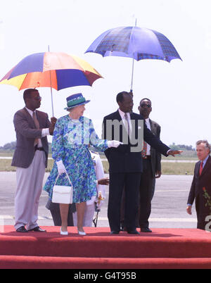 Ghana Facts & History - Queen Elizabeth II and the President of Ghana, John  Agyekum Kufuor, arrive for a State Banquet at Buckingham Palace on March  13, 2007. (Photo by Anwar Hussein