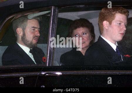 FUNERAL Bobby/Cilla & sons Stock Photo