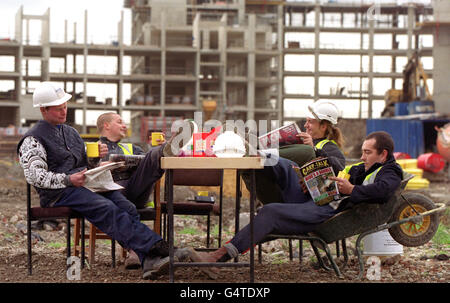 Customs and Traditions - Builders' Tea Break - London's Docklands Stock Photo