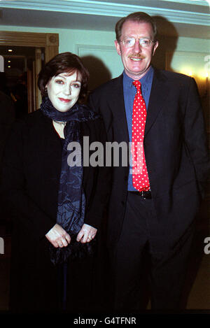 Husband and wife Corin Redgrave (right) and Kika Markham at the 1999 Evening Standard Theatre Awards at the Savoy Hotel, in London. Stock Photo