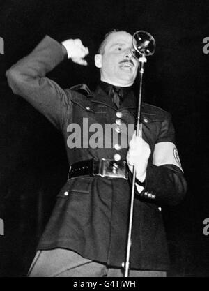 Sir Oswald Mosley, the leader of the 'Blackshirts',the British Union of Fascists, addresses a meeting in the East End of London. Stock Photo