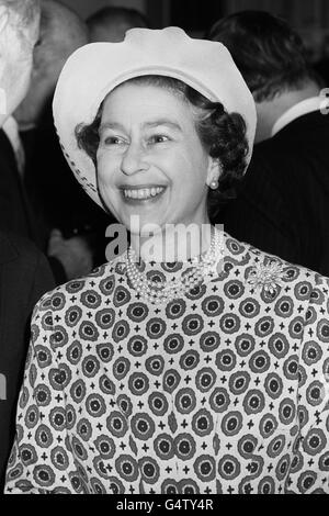 Royalty - Queen Elizabeth II Royal Institute of International Affairs Visit - St James's Square, London. Stock Photo