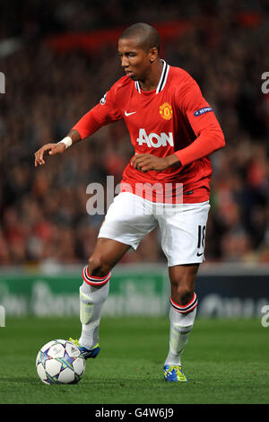 Soccer - UEFA Champions League - Group C - Manchester United v FC Basle - Old Trafford. Ashley Young, Manchester United Stock Photo