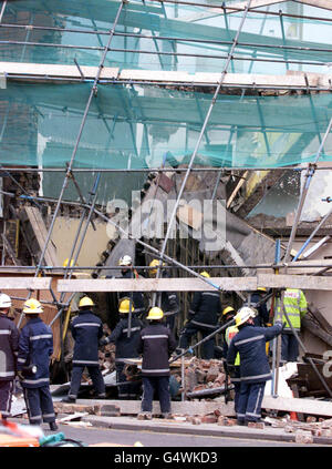 Building collapse Bootle Stock Photo - Alamy