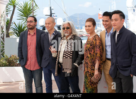 Producers Fran Borgia, Raymond Phathanavirangoon, actors Wan Hanafi Su, Mastura Ahmad, Firdaus Rahman and director Boo Junfeng Stock Photo