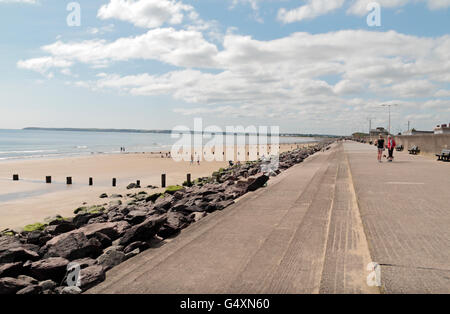 View south west along the main promenade and beach on the Front Strand, Youghal, Co. Cork, Ireland (Eire). Stock Photo