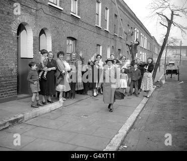 Miss Elsie A Walkerdine, who is retiring after 40 years as a ...