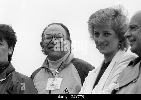 London Marathon Race Director Chris Brasher with Diana Princess of Wales ahead of the race. Stock Photo