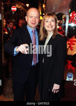 Conservative Party leader William Hague with his wife Ffion, at a Chinese New Year reception at the Cheung Ku Chinese Restaurant in London's chinatown. The reception was also attended by Tory London Mayoral candidate Steve Norris. Stock Photo