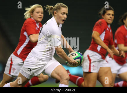 Rugby Union - RBS Women's 6 Nations Championship 2012 - England v Wales - Twickenham. England's Natasha Hunt breaks during the Womens RBS 6 Nations match at Twickenham, London. Stock Photo